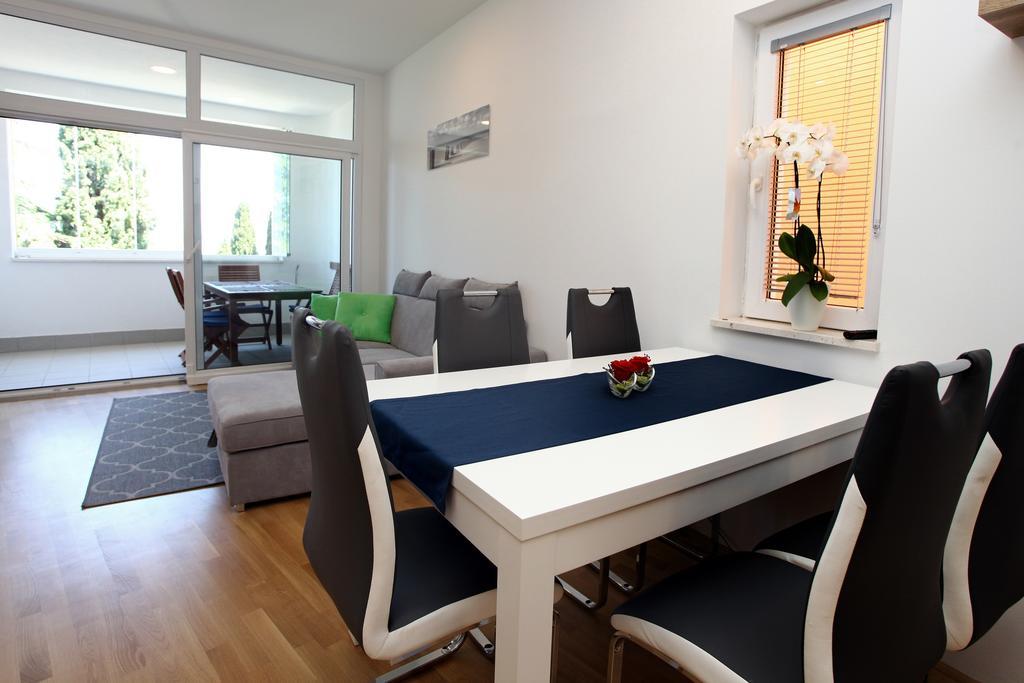 San Simon Sea View Apartment Ll Izola Buitenkant foto