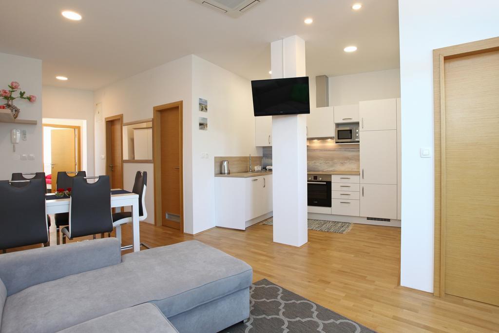 San Simon Sea View Apartment Ll Izola Buitenkant foto